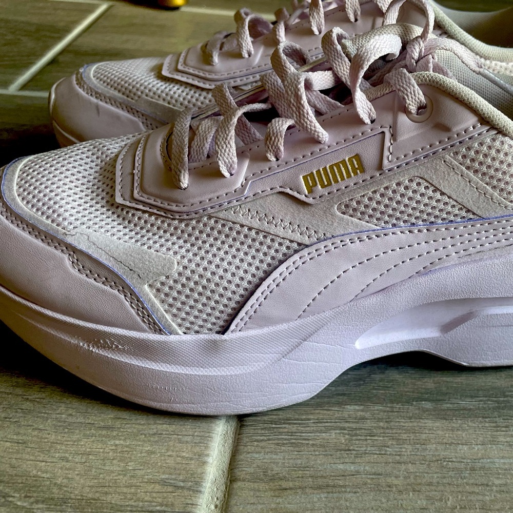 Puma light purplee size 9 sneakers. Lightly worn.